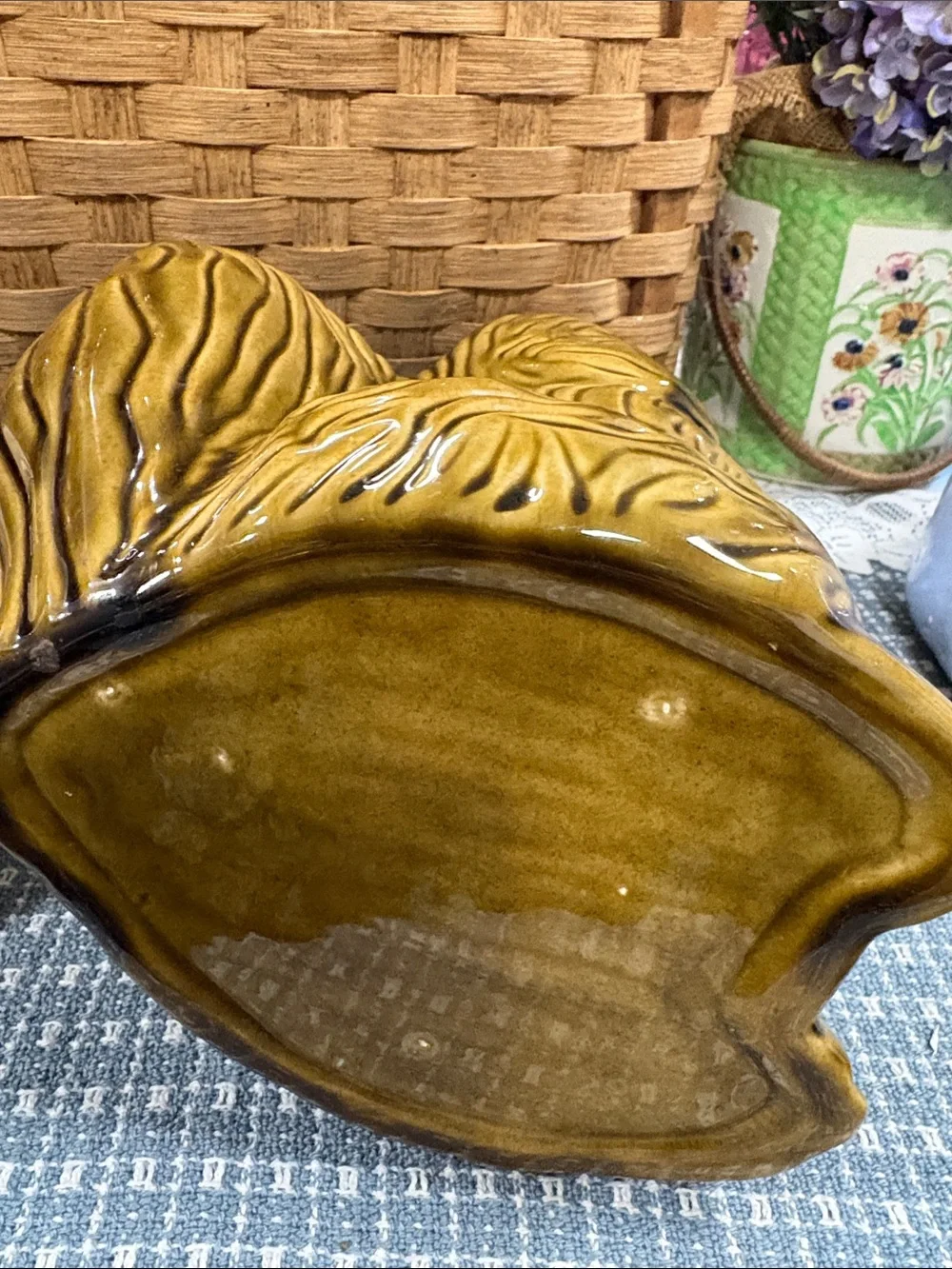 Ceramic Squirrel Figurine Cookie Jar in Olive Brown - Brand Unspecified
